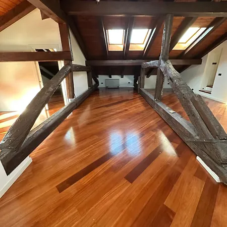 Palazzo Fantuzzi San Vitale 23 *